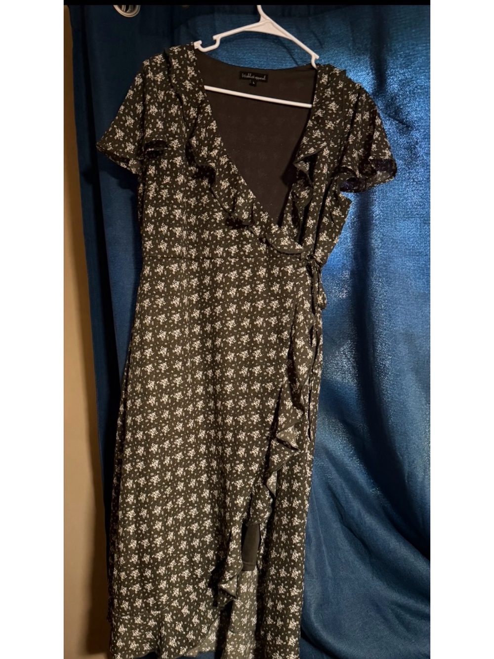 Wishlist Apparel Floral Wrap Dress with Ruffle Trim Size Large -See Description